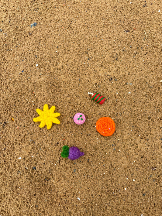 hand felted brooches - set of 2